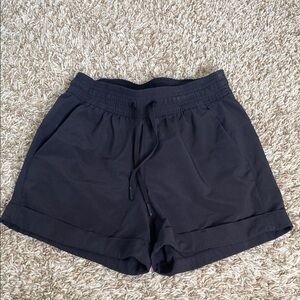 Lululemon Women's Black Shorts size 2